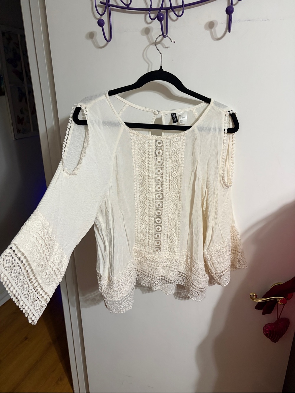 🥳 12 Cream Crochet Cold-Shoulder Lace Blouse